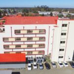 Hospital Benicio Arzola, de San Carlos. Fachada norte, por calle Ossa. | Foto: hospitalsancarlos.cl