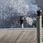 En la zona residencial, la principal fuente de humo son las chimeneas.
