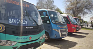 Microbuses de transporte interurbano.