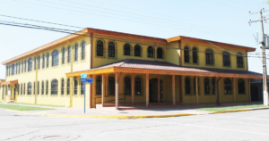 Frontis de la Municipalidad de Ñiquén.