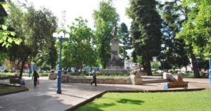 Plaza de armas de Chillán. Fotografía de archivo: Municipalidad.