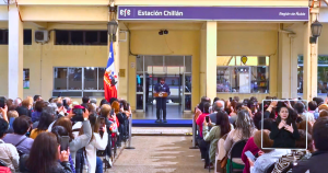 La ceremonia fue en las afueras de la Estación de Chillán. Captura de pantalla: Presidencia.