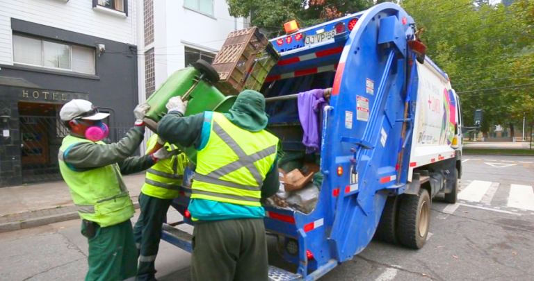 El camión de la basura. Fotografía de referencia: Radio UDEC.