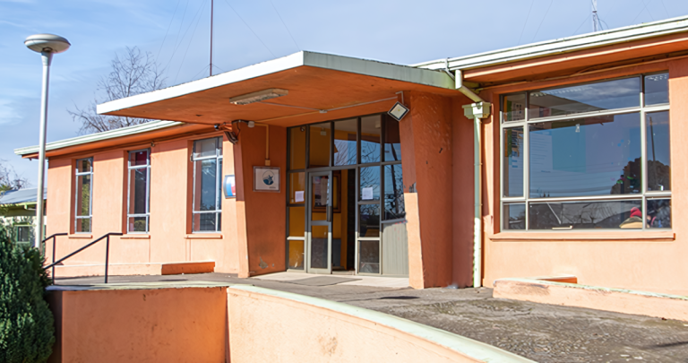 Fachada del Hospital de Yungay.