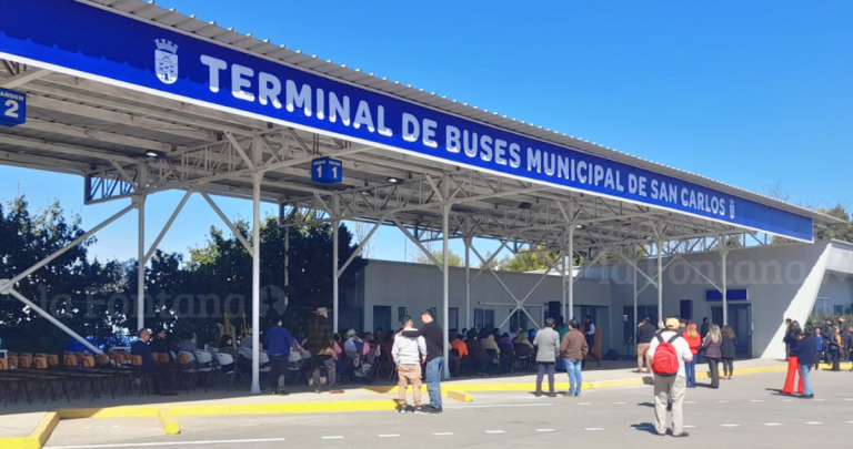 Donde antes se leía "Turbus" hoy reza "Terminal de Buses Municipal de San Carlos". Foto: Elías Meza.