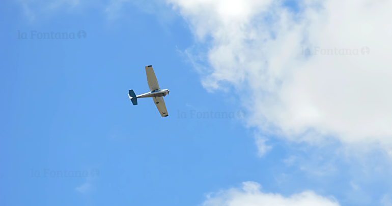 Un avión menor, conocido popularmente como avioneta. Foto referencial: Pixabay.