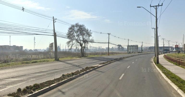 La calle Vicente Méndez (Chillán) está rodeada de casas, sitios eriazos y tres centros comerciales. Foto: Street View.