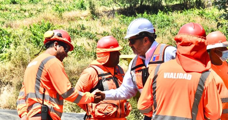 El presupuesto incluye pavimentaciones, embalses y concesiones. Foto: MOP