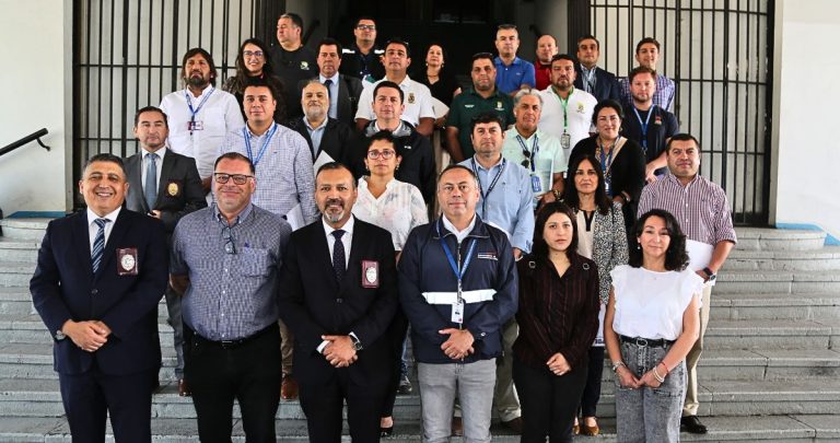 Los encargados de seguridad municipal de las 21 comunas participaron de la reunión. Foto: PDI