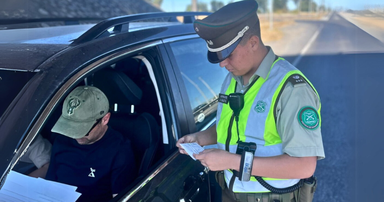 Control vehicular. Foto: Carabineros.