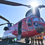 El helicóptero Chinook llegó hasta Ñuble para combatir los incendios forestales de la zona sur.