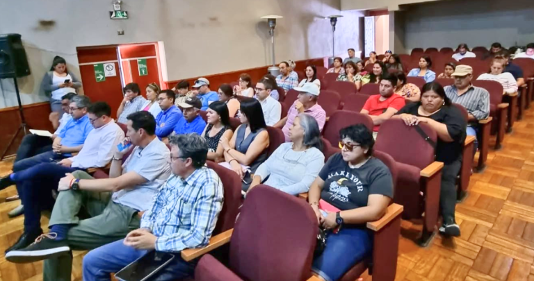 Asistentes a la reunión. Foto: Municipio.