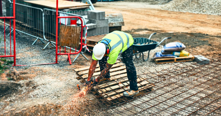 Trabajo en construcción. Foto: Unsplash.