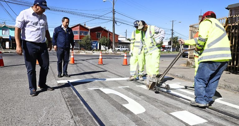 Las intervenciones incluyen pintura vial, reductores de velocidad y reparación de más de 110 baches. Foto: Municipalidad de Chillán Viejo