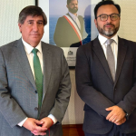 A la izquierda el alcalde de Coelemu, Alejandro Pedreros junto a Subsecretario de Seguridad Pública, Rafael Collado.