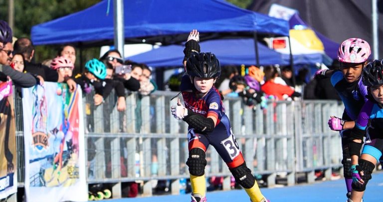 La joven patinadora entrena regularmente en El Carmen y Chillán. Foto: Municipalidad de El Carmen