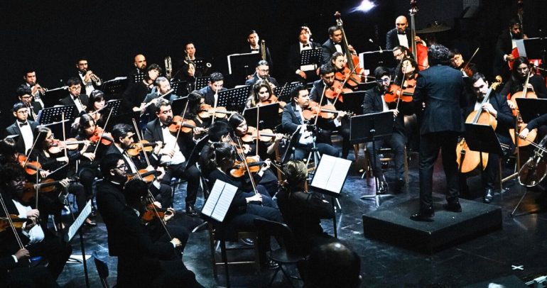 La agrupación está compuesta por 30 músicos y será dirigida por su director titular, el maestro Emmanuele Baldini. Foto: Orquesta Sinfónica de Ñuble
