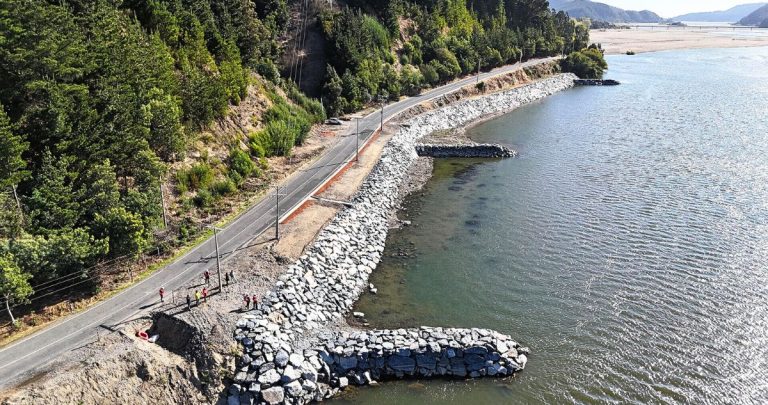 Los trabajos consistieron en saneamiento superficial, instalación de gaviones para estabilizar taludes y reposición de pavimento. Foto: MOP