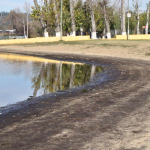 Así se ve la ribera de la laguna. Foto: Municipio.