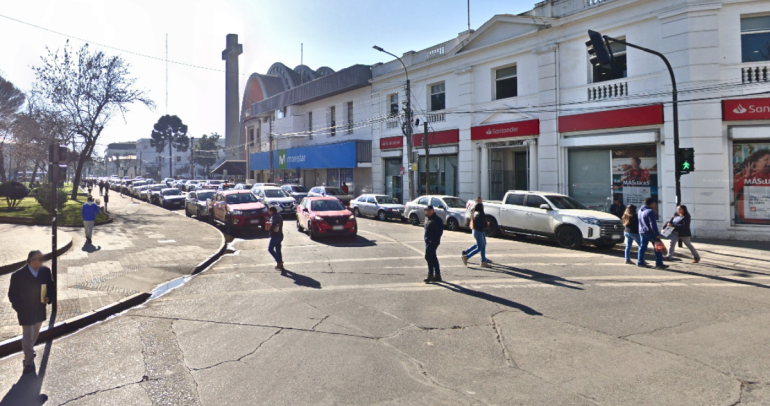 Calle Arauco, frente a la Plaza de Chillán. Foto de archivo: Street View.