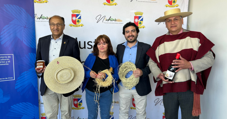 El municipio presentó el evento en la Seremi de Cultura de Ñuble. Foto: Seremi de Cultura Ñuble.