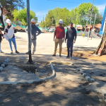 Funcionarios mirando los avances. Foto: municipio.