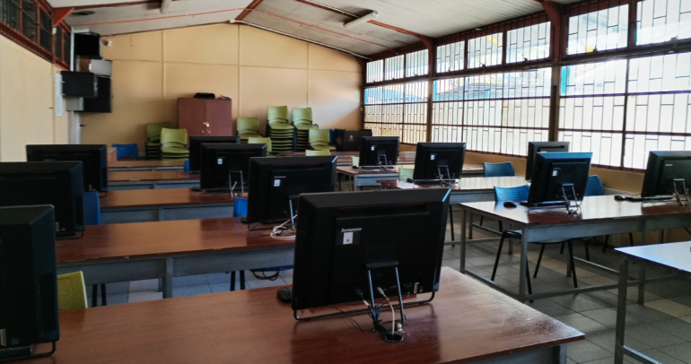 Sala de computación. Foto: SLEP Valle Diguillín