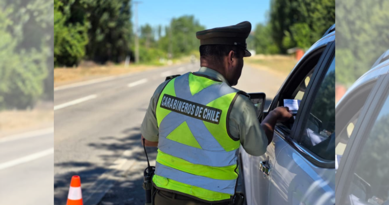 Carabineros fiscalizando conductores. Foto: Carabineros Ñuble.