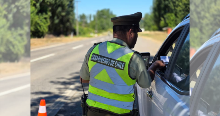 Carabineros fiscalizando conductores. Foto: Carabineros Ñuble.