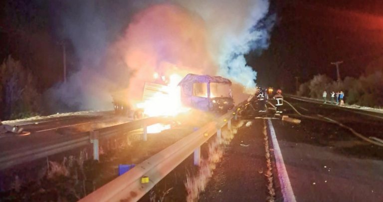 Así quedó el camión. Foto: MOP.