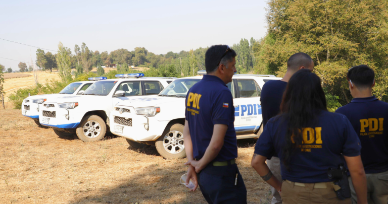 Personal de la PDI en medio de los peritajes. Foto: PDI Ñuble.