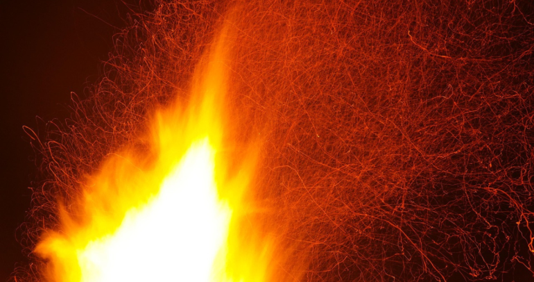 Los trabajos podrían generar chispas. Foto de contexto: Pixabay.