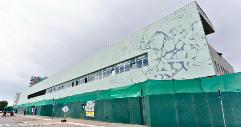 Así está la fachada a día de hoy: a futuro estará llena de elementos visuales. Foto: SSÑ.