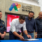 Firma del convenio. Foto: GORE Ñuble.