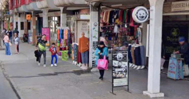 Comercio en calle Serrano. Fotografía de archivo;: Street View.