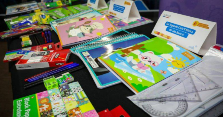 Útiles escolares. Foto: Ministerio Secretaría General de Gobierno