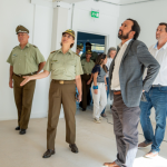 Autoridades recorriendo las instalaciones. Foto: GORE Ñuble
