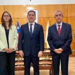 Los nuevos seremis junto al delegado. Foto: Delegación Presidencial Ñuble.
