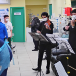 Los músicos, con medidas sanitarias, al interior del recinto. Foto: Cedida.