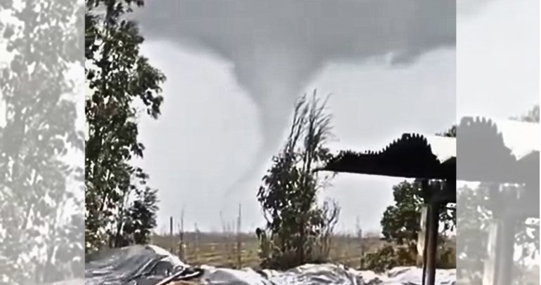 Así se ve el tornado en un registro compartido en redes sociales.