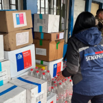 Cajas con materiales de emergencia listos para distribuir en comunas de Ñuble afectadas por las lluvias. Foto: Gobierno.
