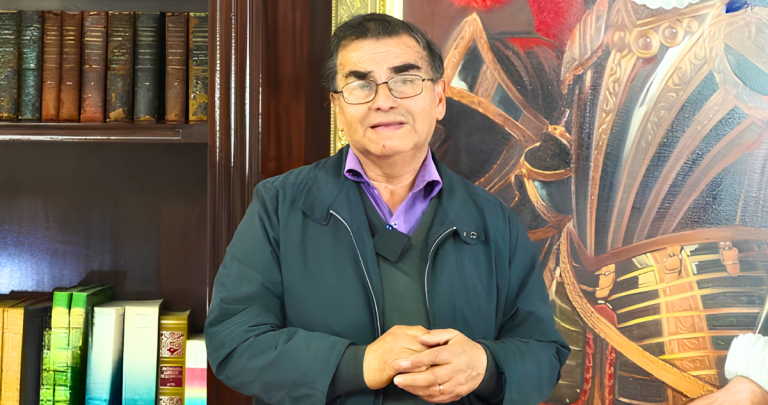 El historiador en un video publicado por la Municipalidad de Chillán Viejo, para el aniversario comunal. Foto: Captura de pantalla.
