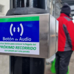 Así son los botones para recibir datos de los próximos recorridos por audio. Foto: Municipio.