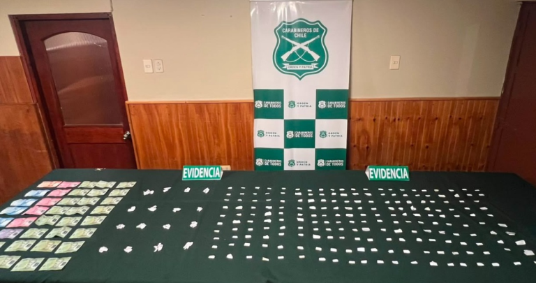 Desarticulan punto de microtráfico en Bulnes: incautan 500 dosis y detienen a tres personas