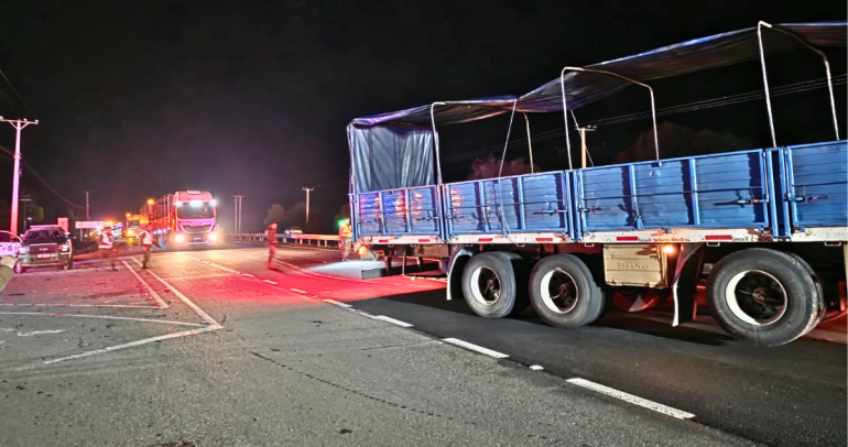 Atropello fatal en Ruta 5 de Ñiquén obligó a cortar pistas y desviar el tránsito en Tiuquilemu