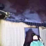 Caída de rayo incendió una casa en Verquicó y lluvias anegaron otras 2 en San Carlos