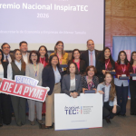 Profesora chillaneja gana Premio InspiraTEC por crear plataforma de IA para docentes