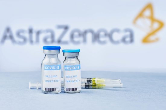 A los vacunados con Sinovac se les administrará una tercera dosis, pero del laboratorio británico AstraZeneca,