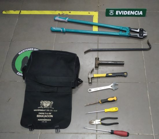 Los objetos incautados al detenido. | Foto: XVI Zona Carabineros Ñuble